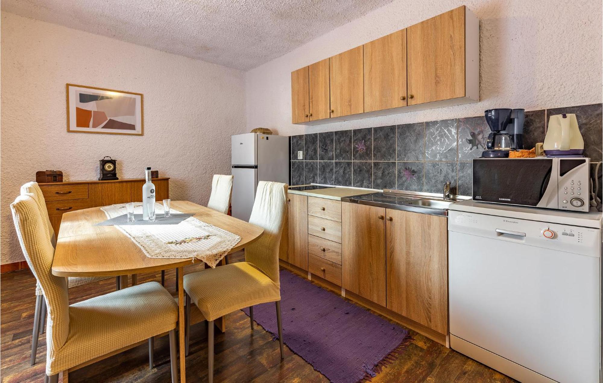 Lovely Apartment In Premantura With Wifi Exterior foto
